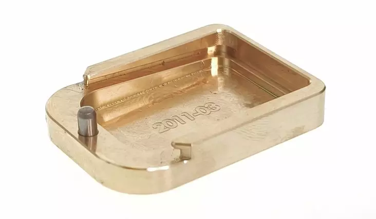 RC-tech +1 BRASS 2011 Magazine Base Pad - Pistoolin lippaat - RC-B2011BP - 1